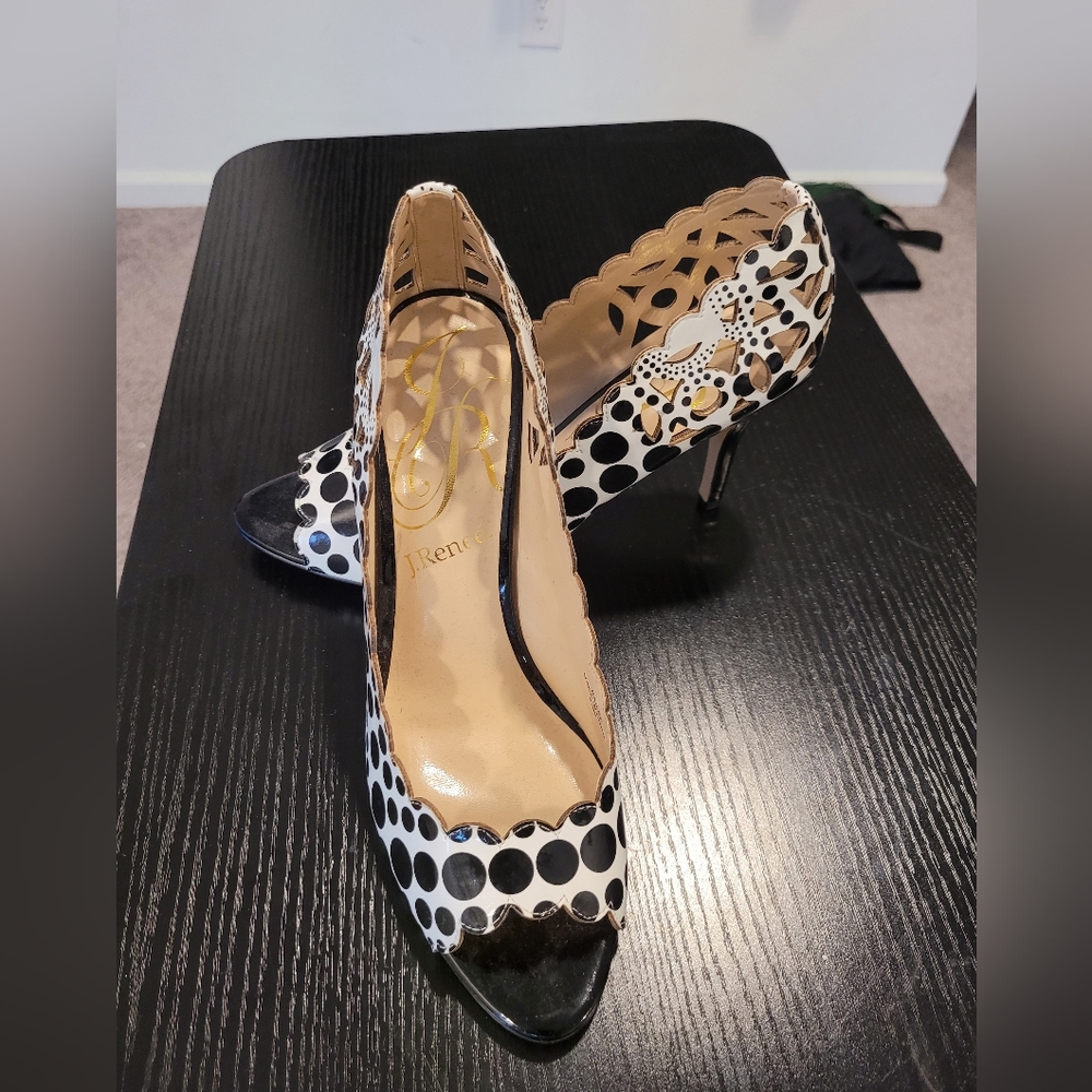 J.Reneé Heels